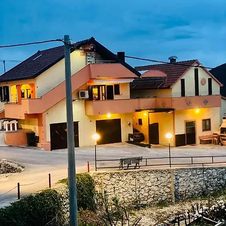 Family Friendly House With A Swimming Pool Mijaca, Zagora - 21267 Feriehus Vrgorac